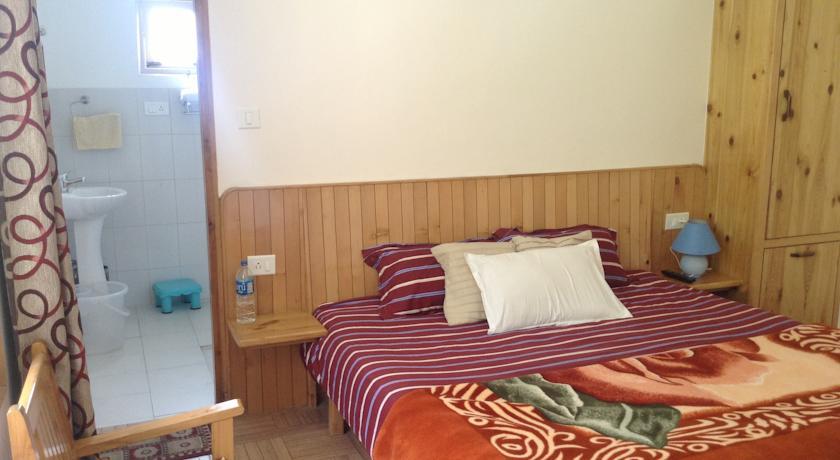 Отель Hotel Kanchanikoot