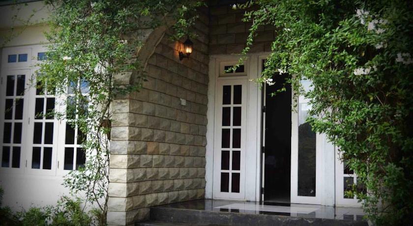Green Hill Bungalow