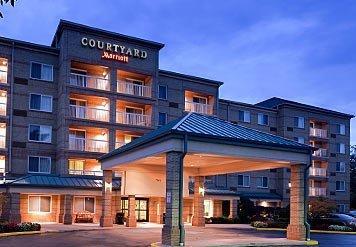 Отель Courtyard Cleveland Airport South