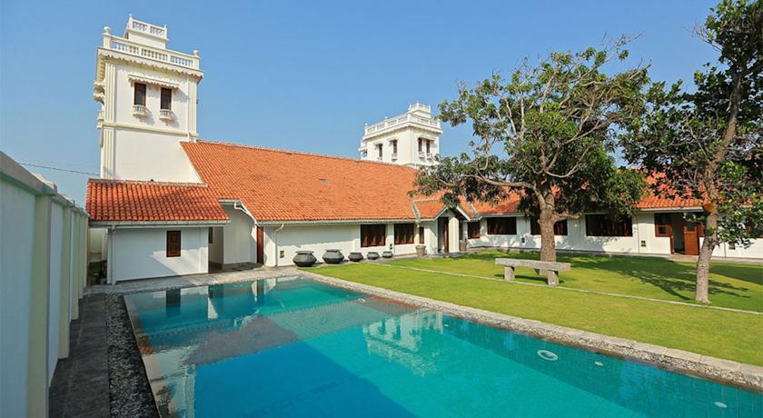 Отель Monsoon Villa