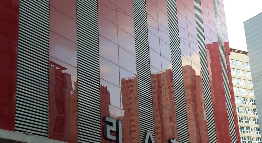 Отель Ris Hotel