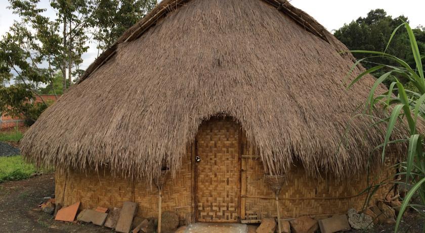 Отель Indigenous People Lodge