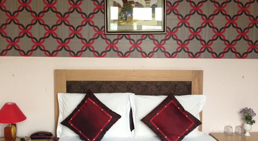 Red Hotel 2