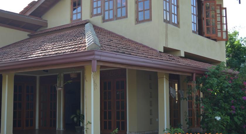 Вилла Rekawa Beach Front Beach House