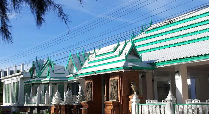 Отель Samroiyod Beach Resort