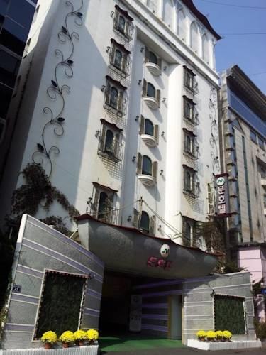 Отель Moon Hotel