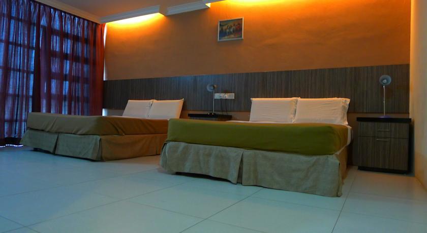 Отель Crystal City Hotel