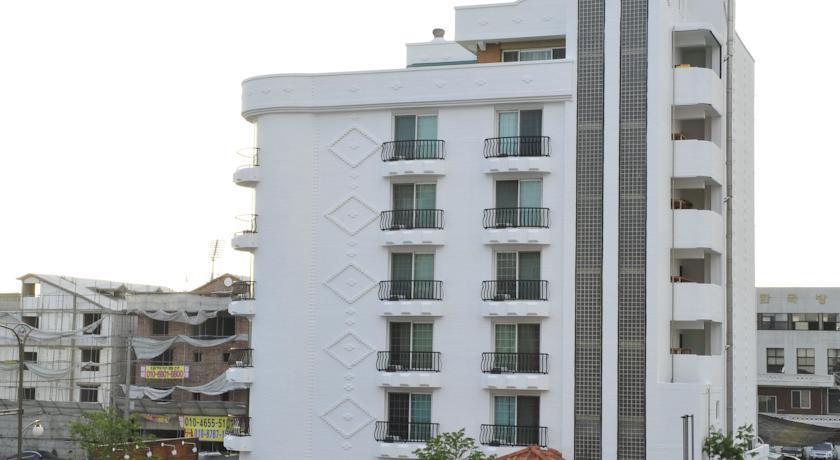 Отель White Tourist Hotel