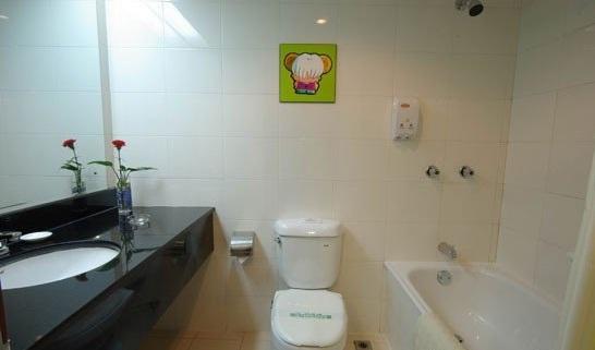 Отель CN Holiday Hotel