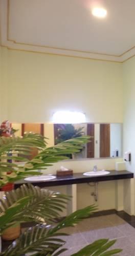 Отель Jade Royal Hotel