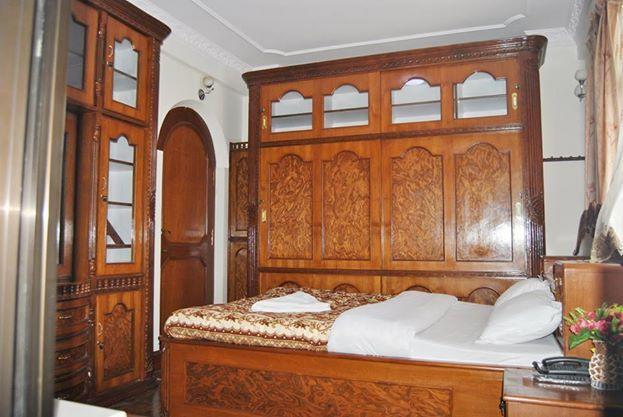 Hotel Titanic