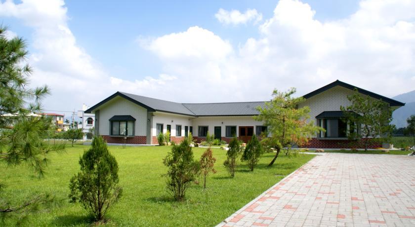 Отель Nantou Puli Country Breeze Homestay House
