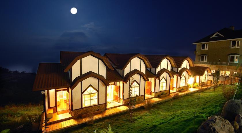 Отель Sea of Clouds Vacation Villa