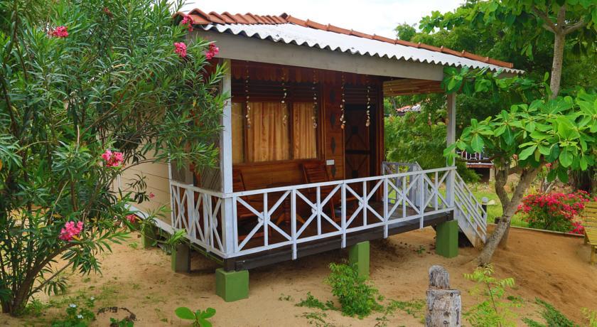 Отель Little Pumpkin Cabanas
