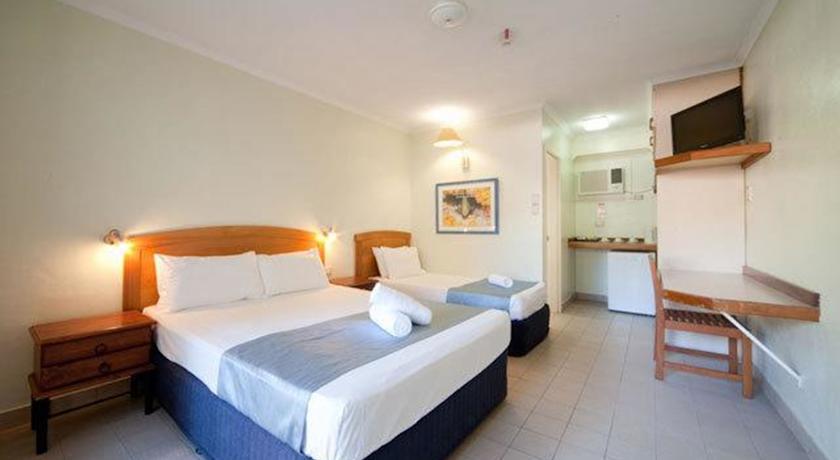 Отель Club Crocodile Airlie Beach
