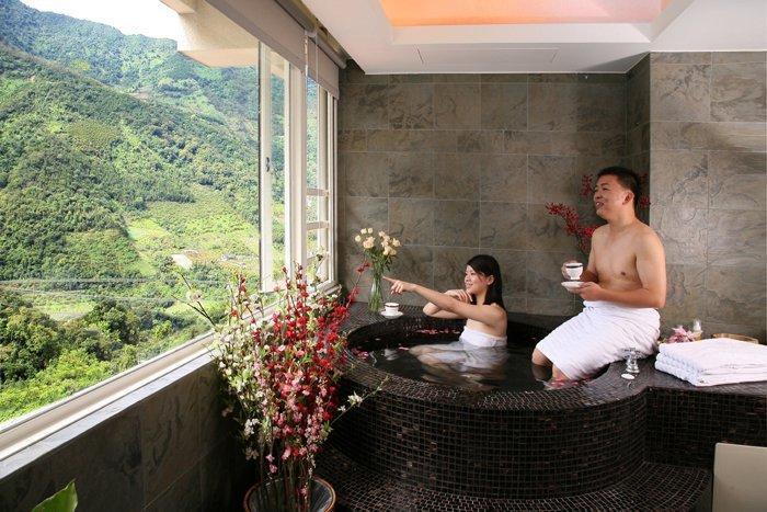 Отель Dongpo Ti Lun Hotel