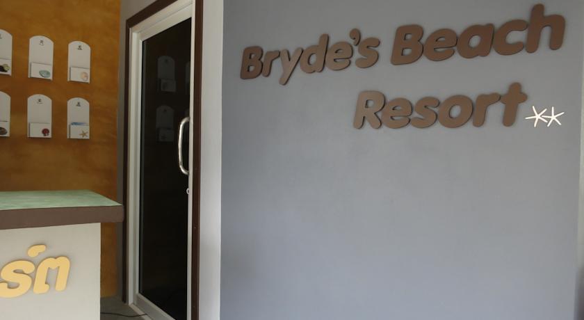 Отель Bryde's Beach Resort