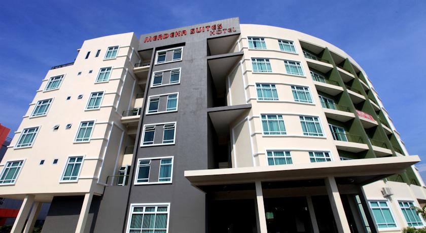 Апартаменты Merdeka Suites Hotel