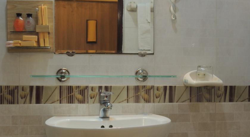 Отель Phuong Dong Hotel