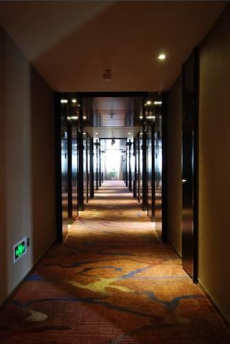 Отель Nyingchi Minshan Hotel