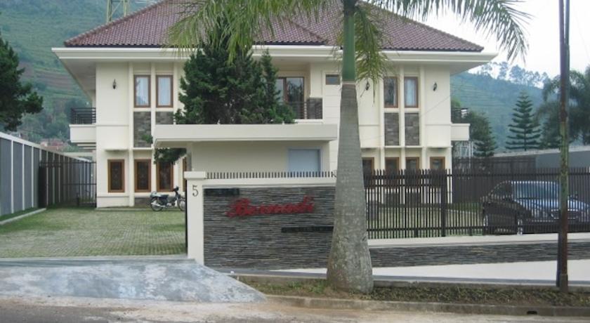 Отель Puri Bernadi Guest House