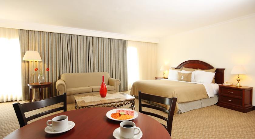 Отель Fiesta Inn Nuevo Laredo