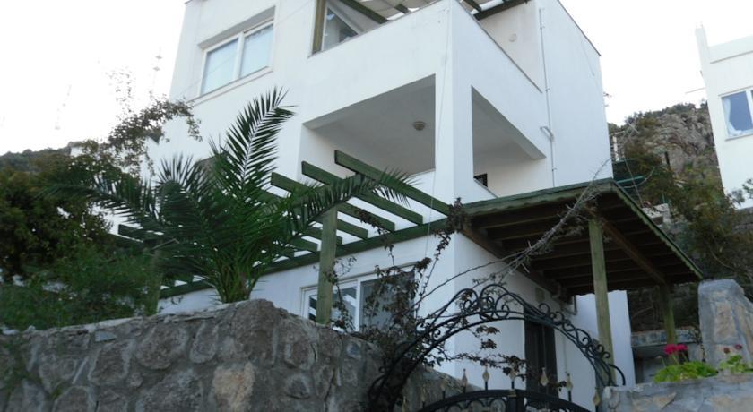 Вилла Swiss Suites VIP Villa