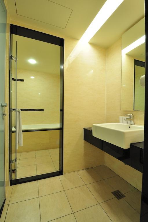Отель Goodness Plaza Hotel