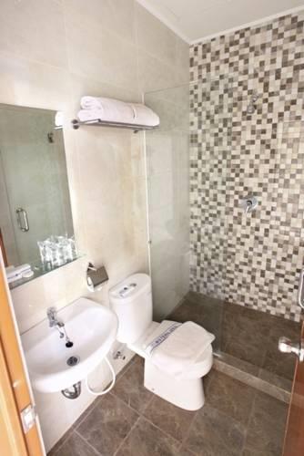 Отель Hotel 88 Embong Kenongo
