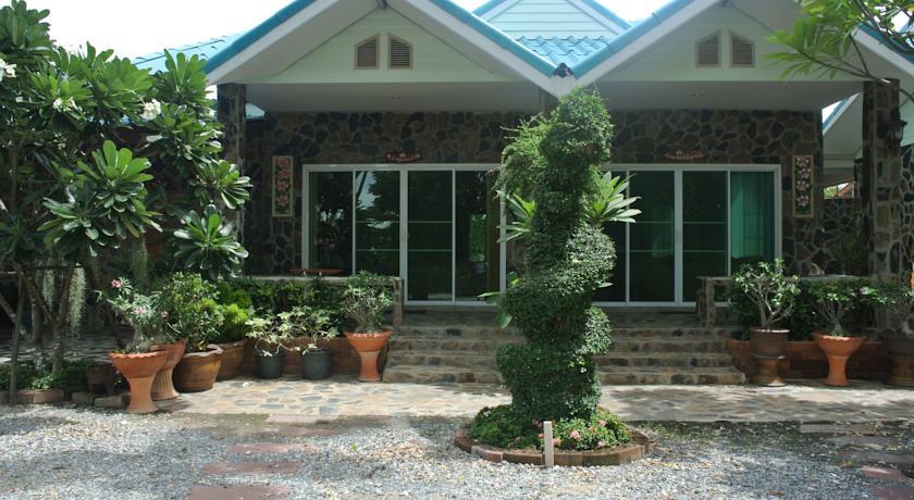 Отель Samchook Resort