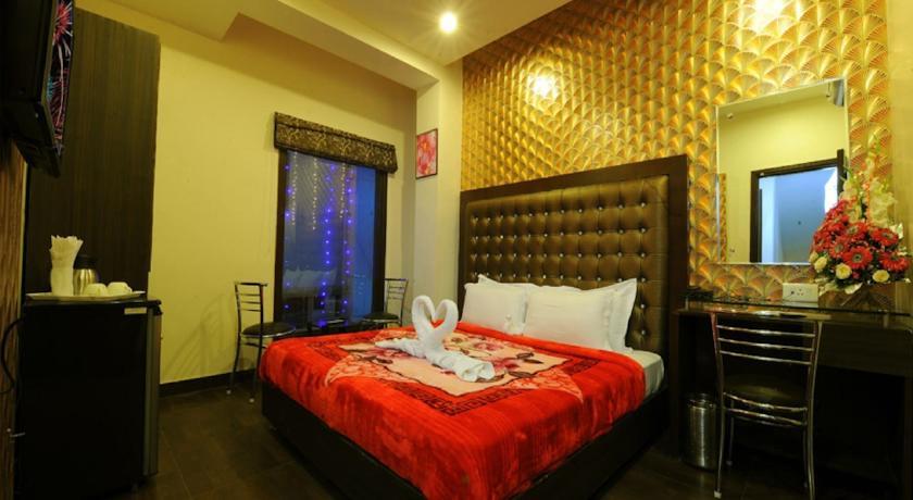 Отель Hotel Pearl Inn & Suites