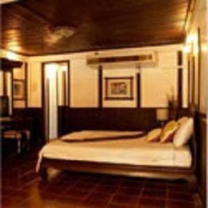 New Lao Paris Hotel