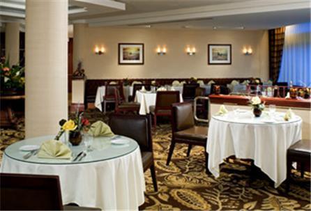 Отель Sheraton Ontario Airport Hotel