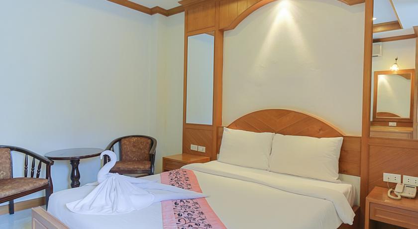 Coconut Moon Hotel & Guesthouse