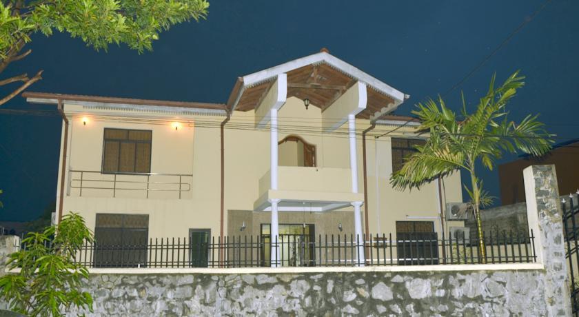 Отель Sri Airport Residence
