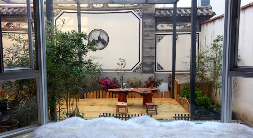 Отель Dali Old Town Happy Birds Holiday House