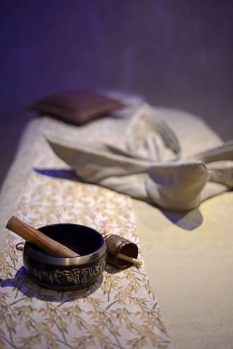 Отель Eastin Hotel, Ahmedabad
