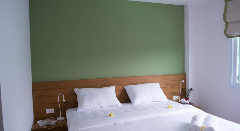 Отель Maenam Bay Resort