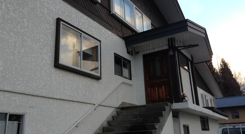 Отель Tsugaike Kogen Guest House Chatelet Yamabiko