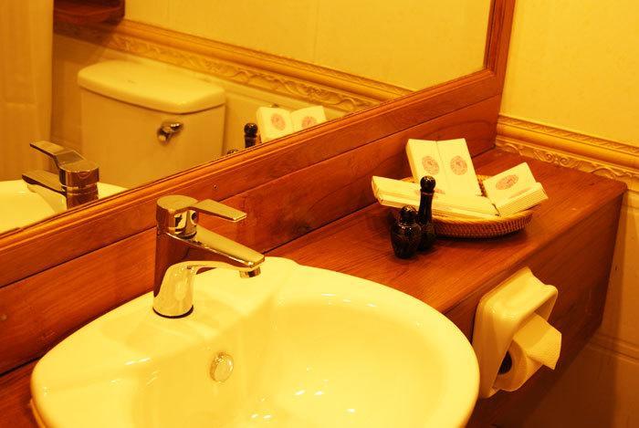Отель Raza Gyo Hotel