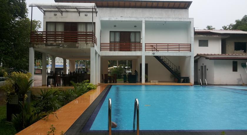 Отель The Mangrovecave Hotel