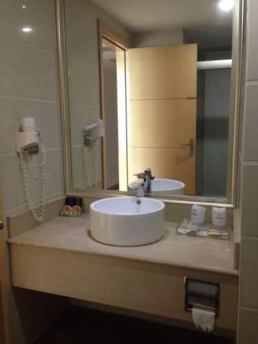 Отель Tiga Hotel