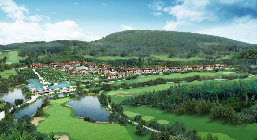 Tameus Golf Village