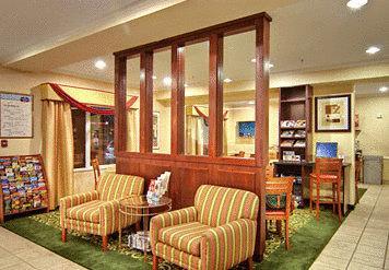 Отель Fairfield Inn & Suites Medford