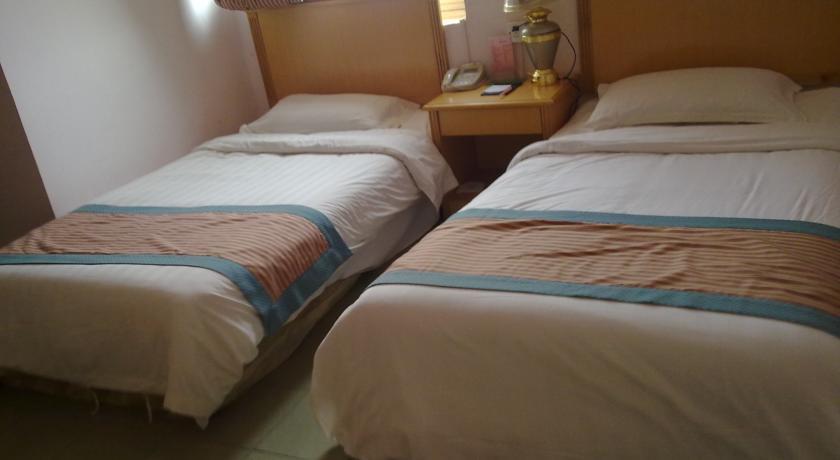 Отель Royal Garden Hotel