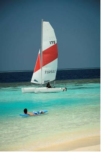 Отель Lily Beach Resort and Spa