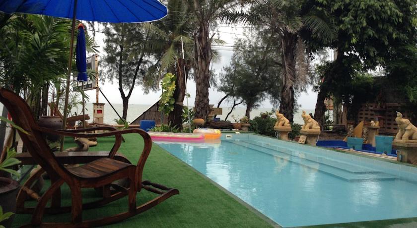 Отель Beach House Hotel