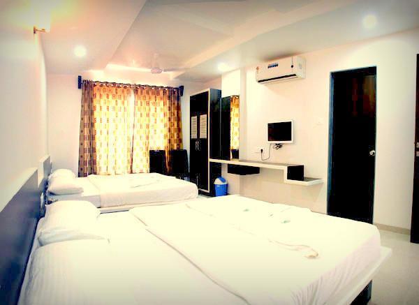 Отель Hotel Sai Bansi