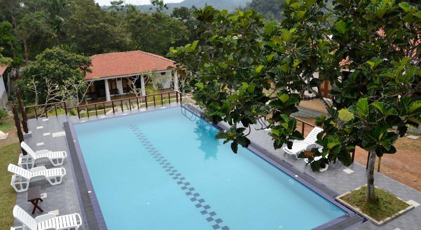 Отель Fort Edge Resort - Unawatuna
