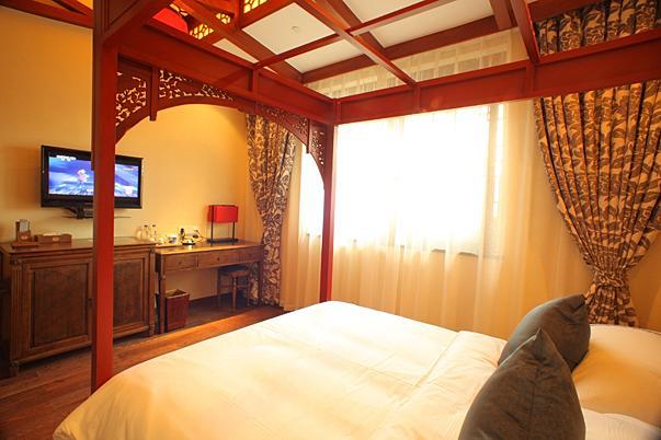 Отель Waterside Resort